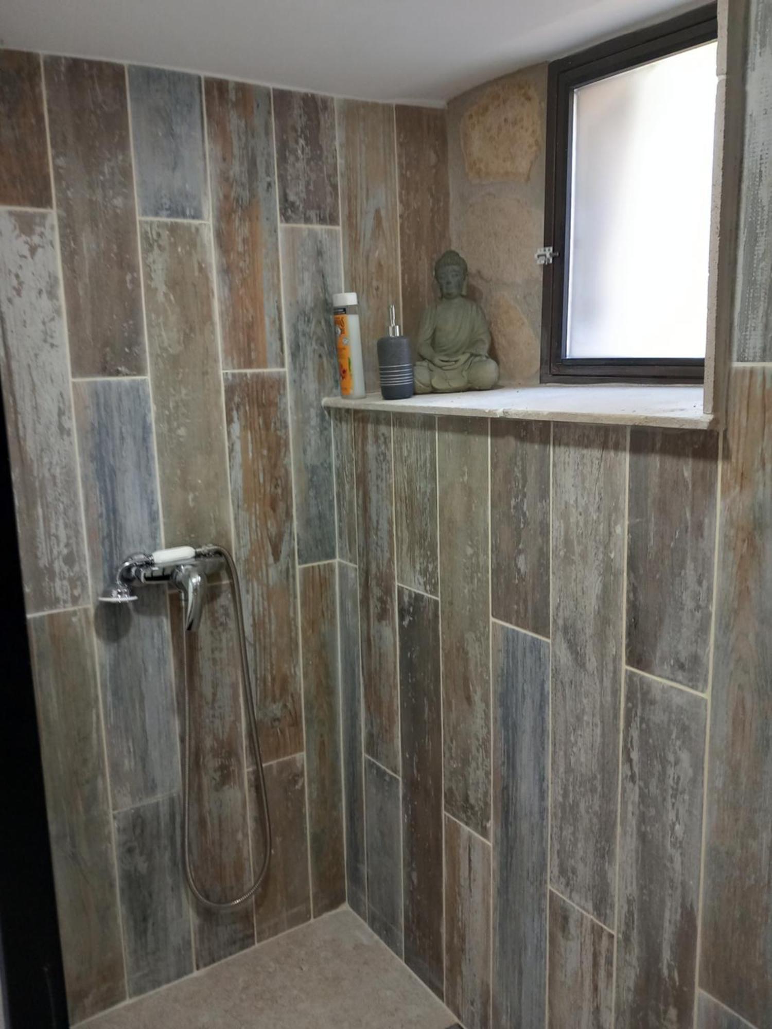 Chez Daniele Chambre Avec Jacuzzi Et Terrasse Privee Murs  Dış mekan fotoğraf