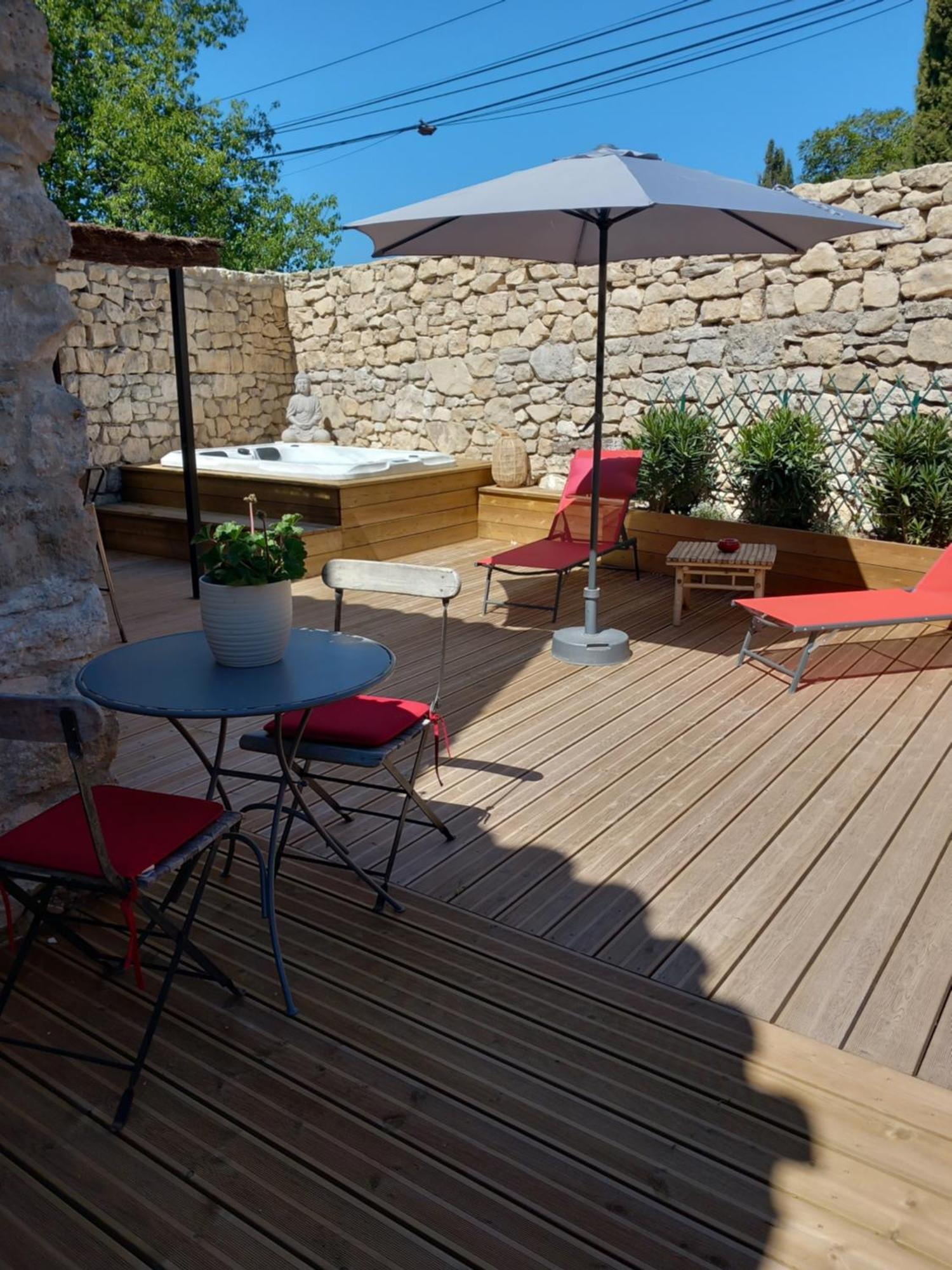 Chez Daniele Chambre Avec Jacuzzi Et Terrasse Privee Murs  Dış mekan fotoğraf